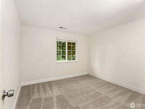 18505 NE 26th Street, Redmond WA 98052