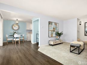 12242 SE 59th Street 123, Bellevue WA 98006