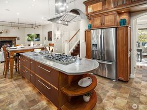 16290 SE 48th Drive, Bellevue WA 98006