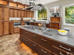 16290 SE 48th Drive, Bellevue WA 98006