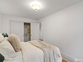 11054 NE 33rd Place B7, Bellevue WA 98004
