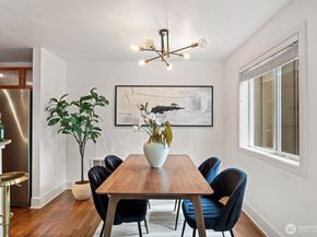 11054 NE 33rd Place B7, Bellevue WA 98004