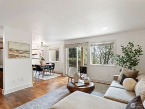 11054 NE 33rd Place B7, Bellevue WA 98004