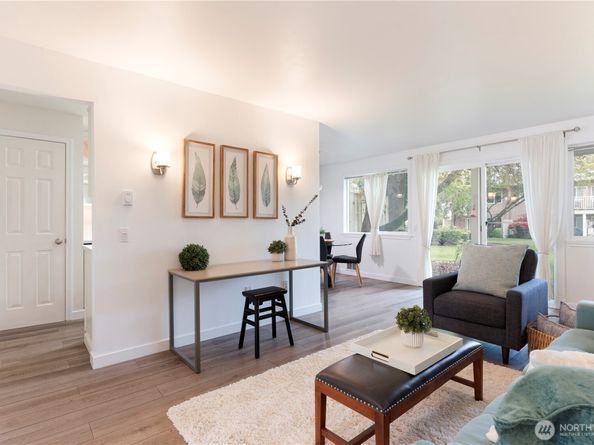 12230 SE 60th Street 34, Bellevue WA 98006