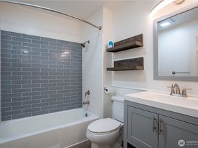 12230 SE 60th Street 34, Bellevue WA 98006