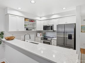 215 20th Avenue E 105, Seattle WA 98112