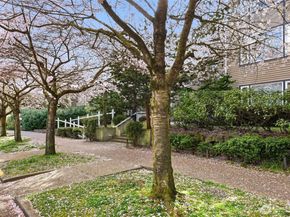 215 20th Avenue E 105, Seattle WA 98112