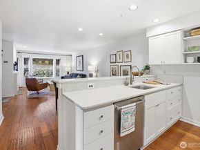 215 20th Avenue E 105, Seattle WA 98112