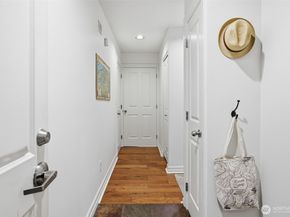 215 20th Avenue E 105, Seattle WA 98112