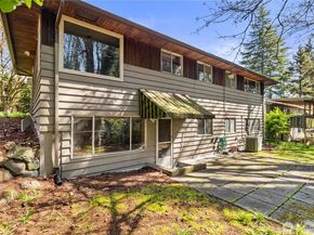 15829 4th Avenue SW, Burien WA 98166