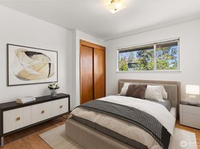 15829 4th Avenue SW, Burien WA 98166