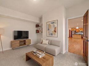 4610 NE 1st Ct, Renton WA 98059