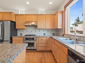 4610 NE 1st Ct, Renton WA 98059