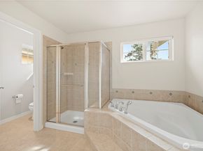 4610 NE 1st Ct, Renton WA 98059