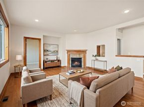 4610 NE 1st Ct, Renton WA 98059