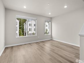 2004 101st Avenue SE 5, Lake Stevens WA 98258