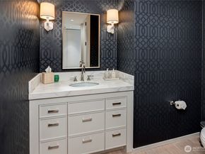 715 2nd Avenue 1702, Seattle WA 98104