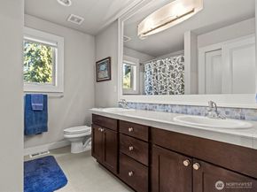 1727 Nile Avenue NE, Renton WA 98059