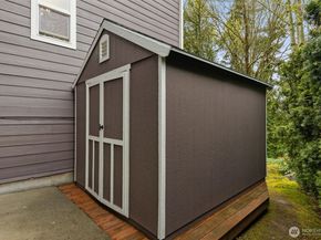 15820 104th Avenue NE, Bothell WA 98011