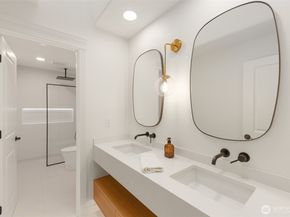 15820 104th Avenue NE, Bothell WA 98011