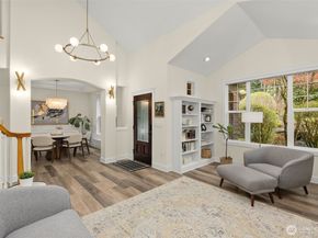 15820 104th Avenue NE, Bothell WA 98011