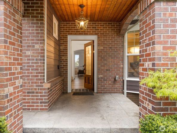 15820 104th Avenue NE, Bothell WA 98011