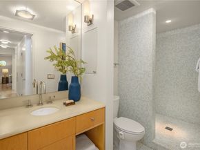 2369 Fairview Avenue E 6, Seattle WA 98102