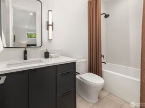 10620 NE 28th Place, Bellevue WA 98004