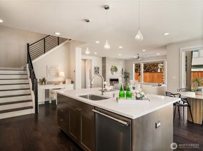 2824 Park Avenue N, Renton WA 98056