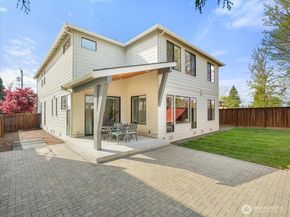 2824 Park Avenue N, Renton WA 98056