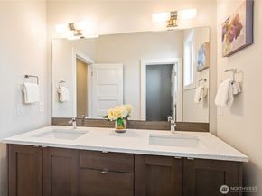 2824 Park Avenue N, Renton WA 98056
