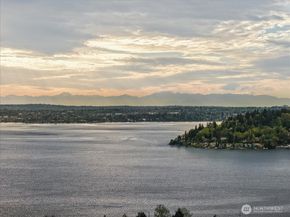 2824 Park Avenue N, Renton WA 98056