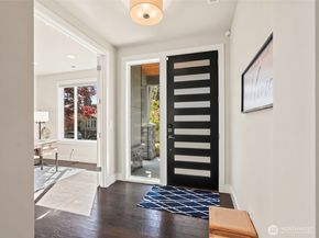 2824 Park Avenue N, Renton WA 98056
