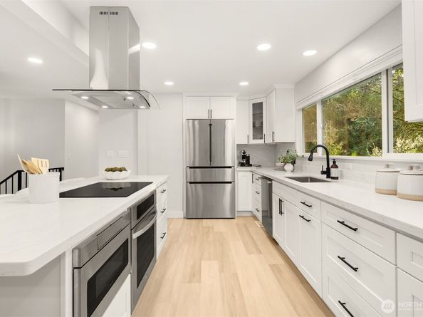 4615 88th Avenue SE, Mercer Island WA 98040