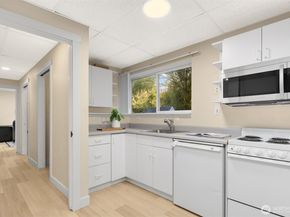 4615 88th Avenue SE, Mercer Island WA 98040
