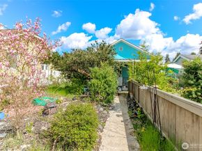 208 F Street SE, Auburn WA 98002