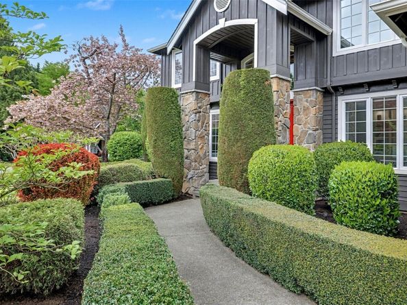 24608 SE 2nd Place, Sammamish WA 98074