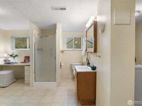 1036 146th Avenue SE, Bellevue WA 98007
