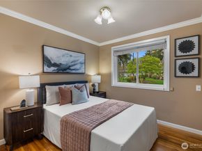 1036 146th Avenue SE, Bellevue WA 98007