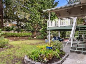 1036 146th Avenue SE, Bellevue WA 98007