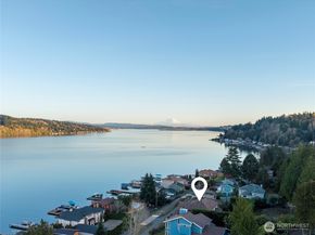 15517 Lake Shore Boulevard NE, Lake Forest Park WA 98155