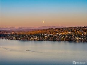 15517 Lake Shore Boulevard NE, Lake Forest Park WA 98155