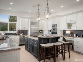 15517 Lake Shore Boulevard NE, Lake Forest Park WA 98155