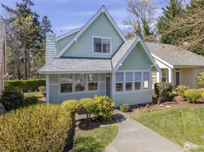 19441 1st Ave NE, Poulsbo WA 98370