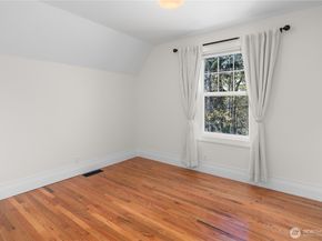 19441 1st Ave NE, Poulsbo WA 98370