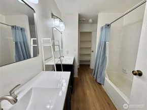 8823 Holly Drive H204, Everett WA 98208