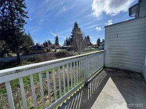 8823 Holly Drive H204, Everett WA 98208