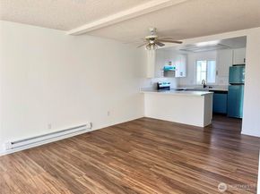 8823 Holly Drive H204, Everett WA 98208