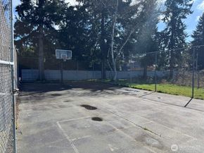 8823 Holly Drive H204, Everett WA 98208