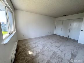 8823 Holly Drive H204, Everett WA 98208